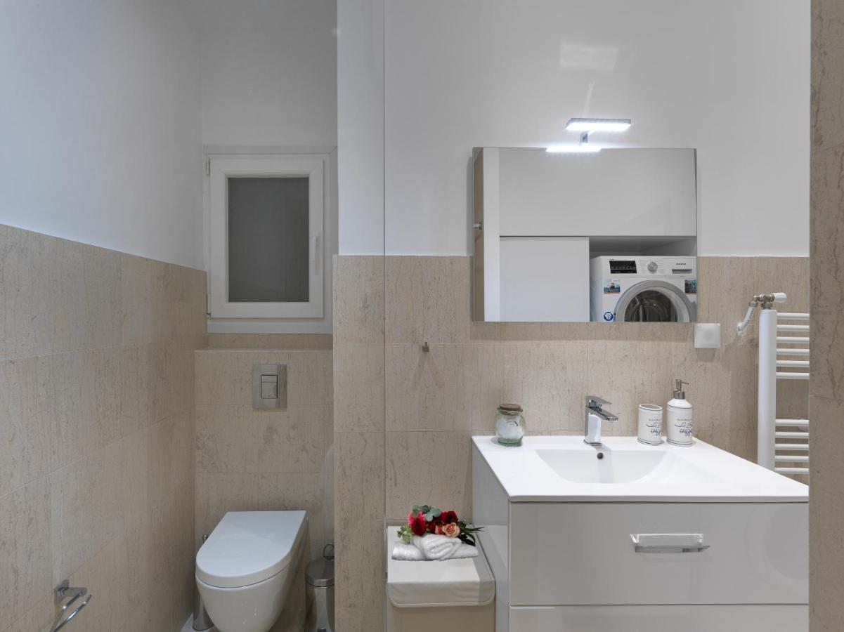 Newly Renovated Apartment In The Heart Of Athena Bagian luar foto
