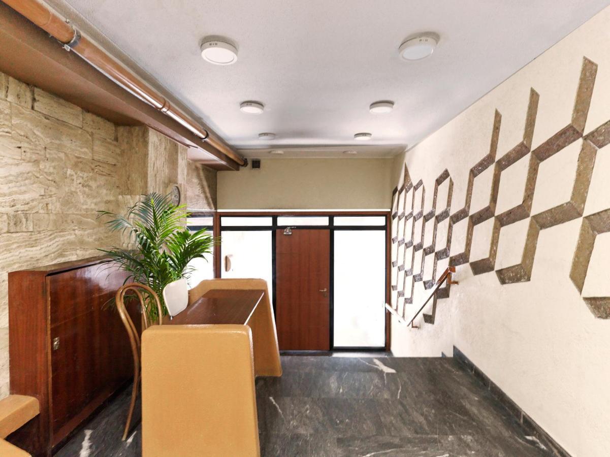 Newly Renovated Apartment In The Heart Of Athena Bagian luar foto